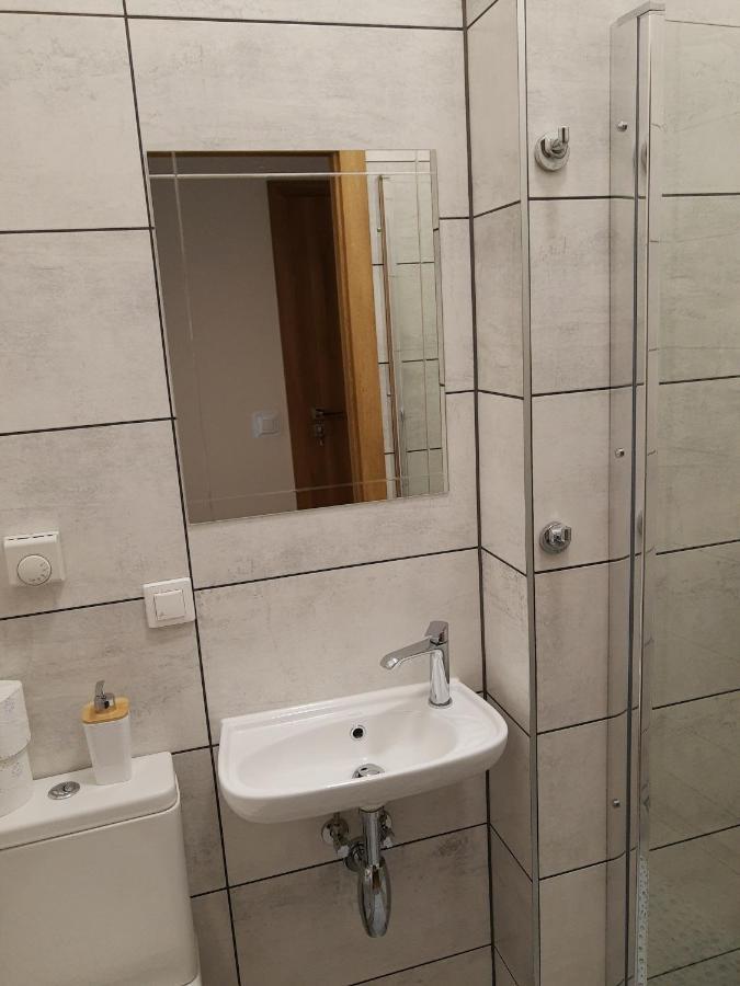 Noclegi Przy Dworcu Pkp Breslavia Esterno foto